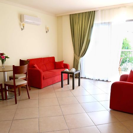 Club Karakas Apart Otel Мармарис Екстериор снимка