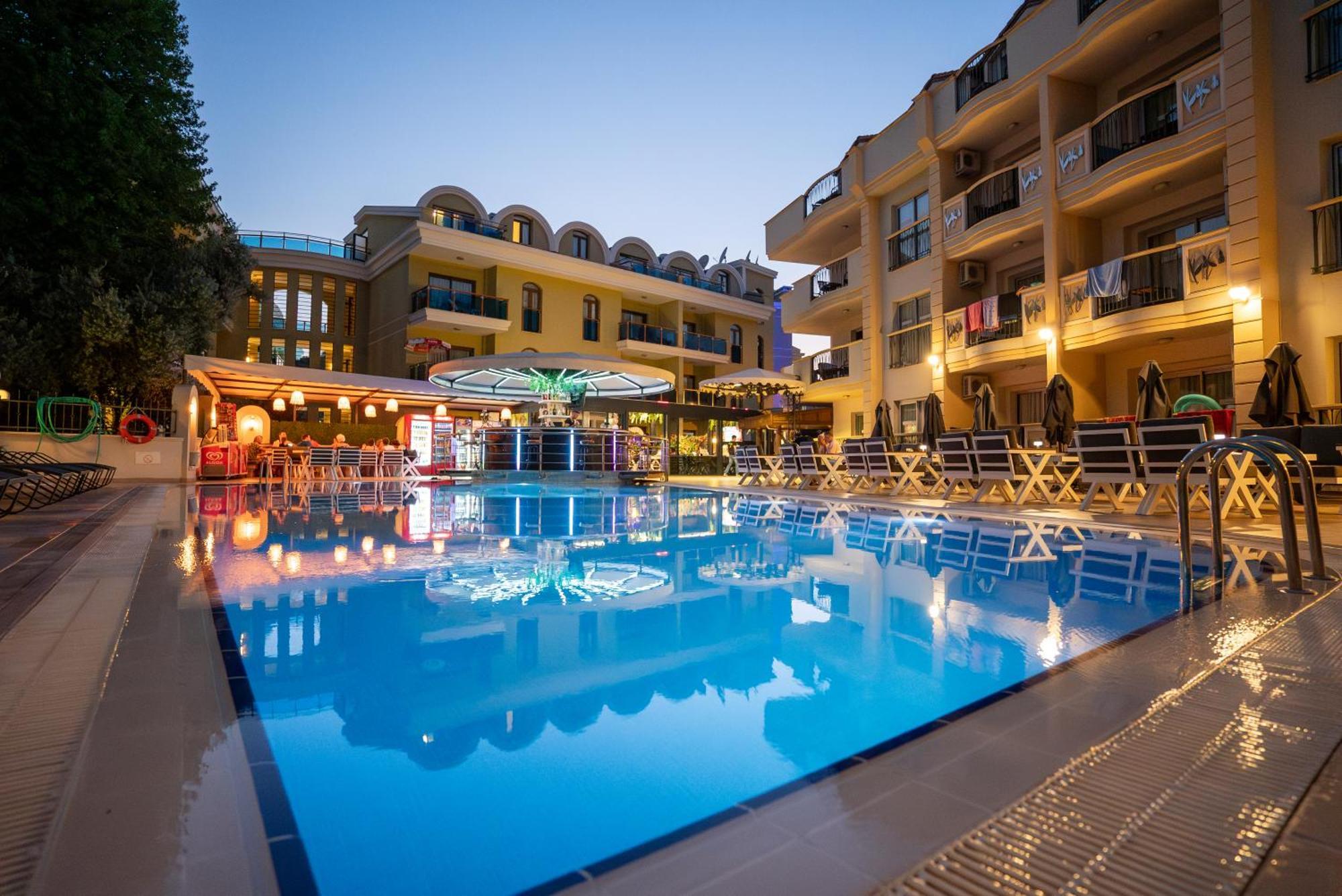 Club Karakas Apart Otel Мармарис Екстериор снимка