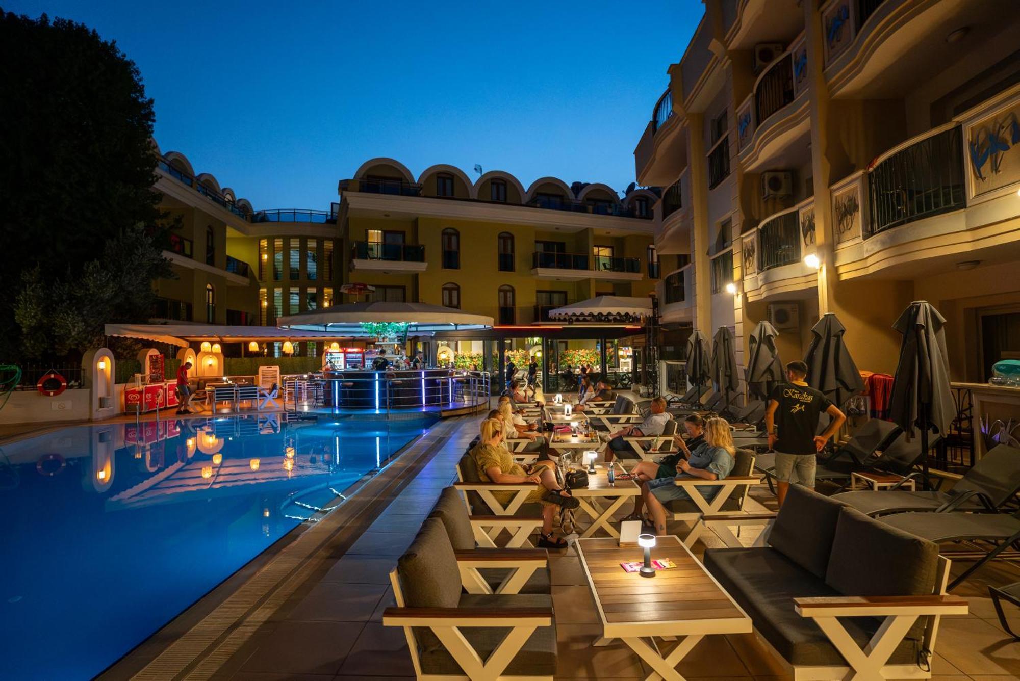 Club Karakas Apart Otel Мармарис Екстериор снимка