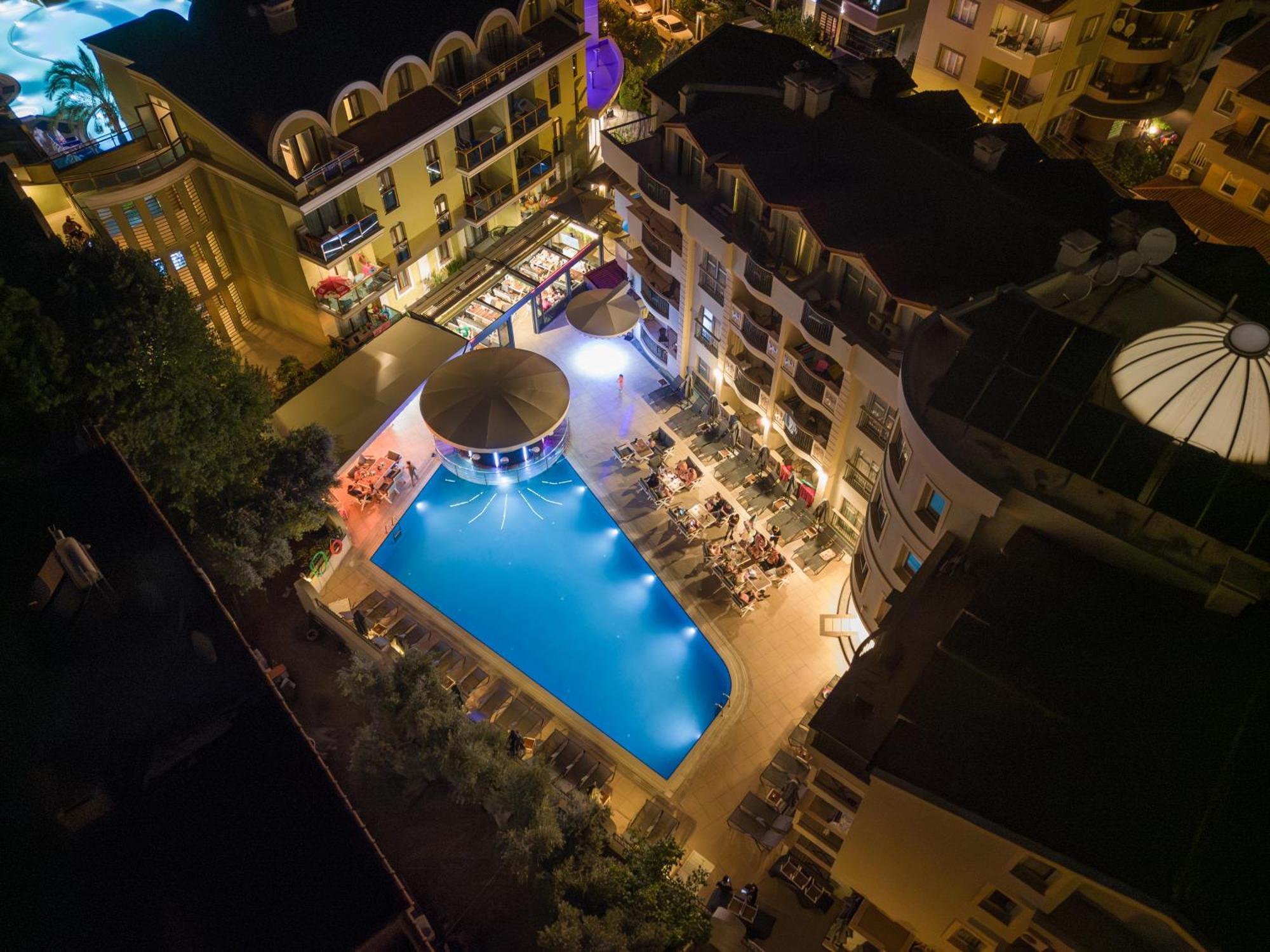 Club Karakas Apart Otel Мармарис Екстериор снимка