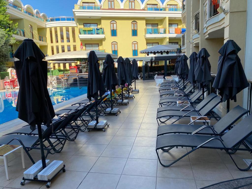 Club Karakas Apart Otel Мармарис Екстериор снимка