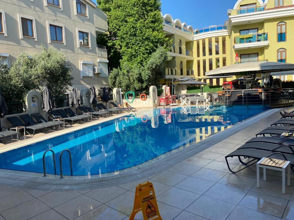 Club Karakas Apart Otel Мармарис Екстериор снимка