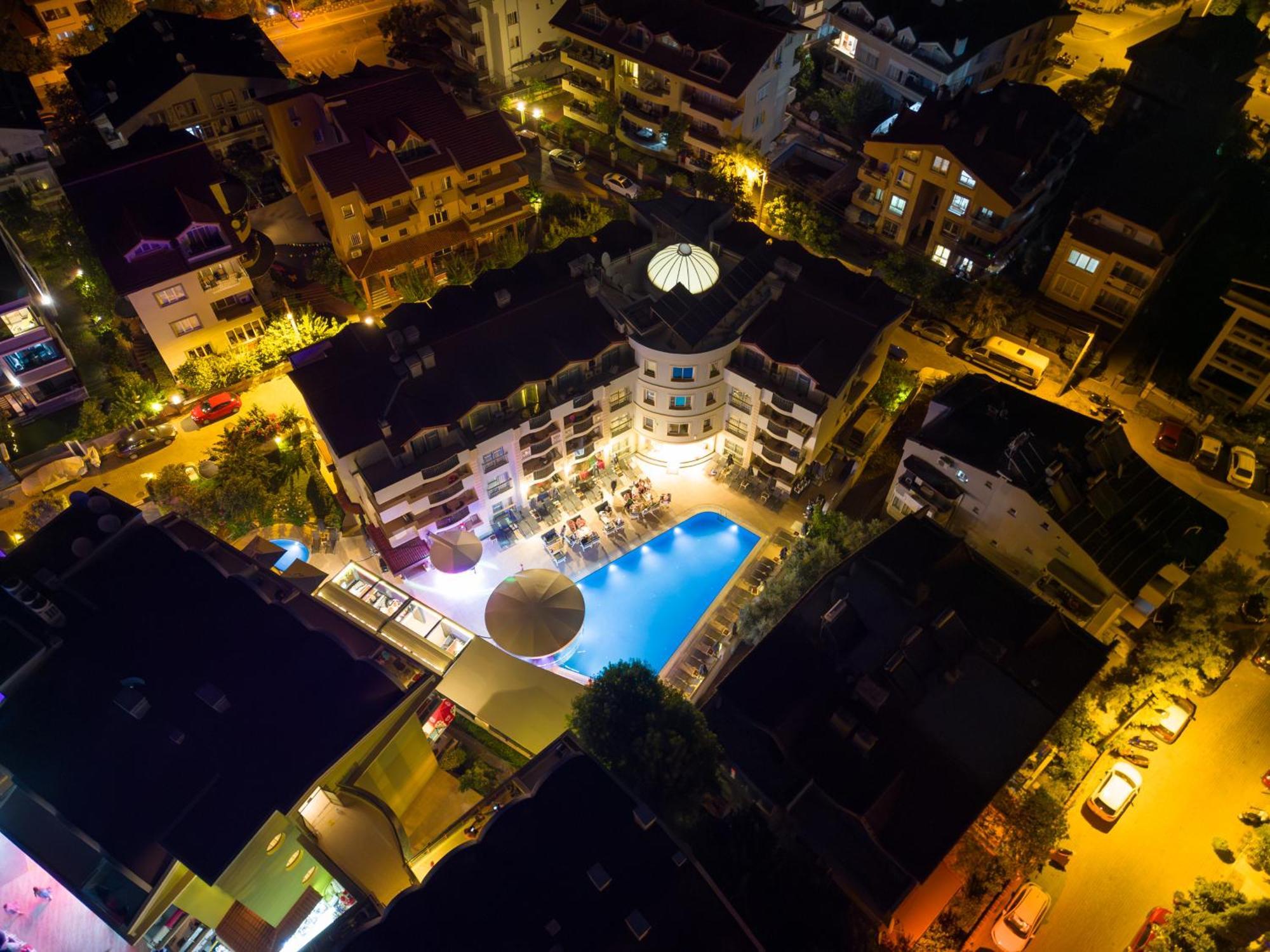 Club Karakas Apart Otel Мармарис Екстериор снимка