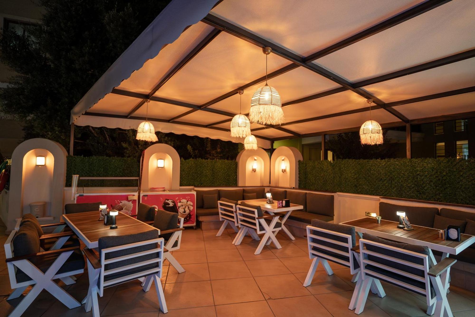 Club Karakas Apart Otel Мармарис Екстериор снимка
