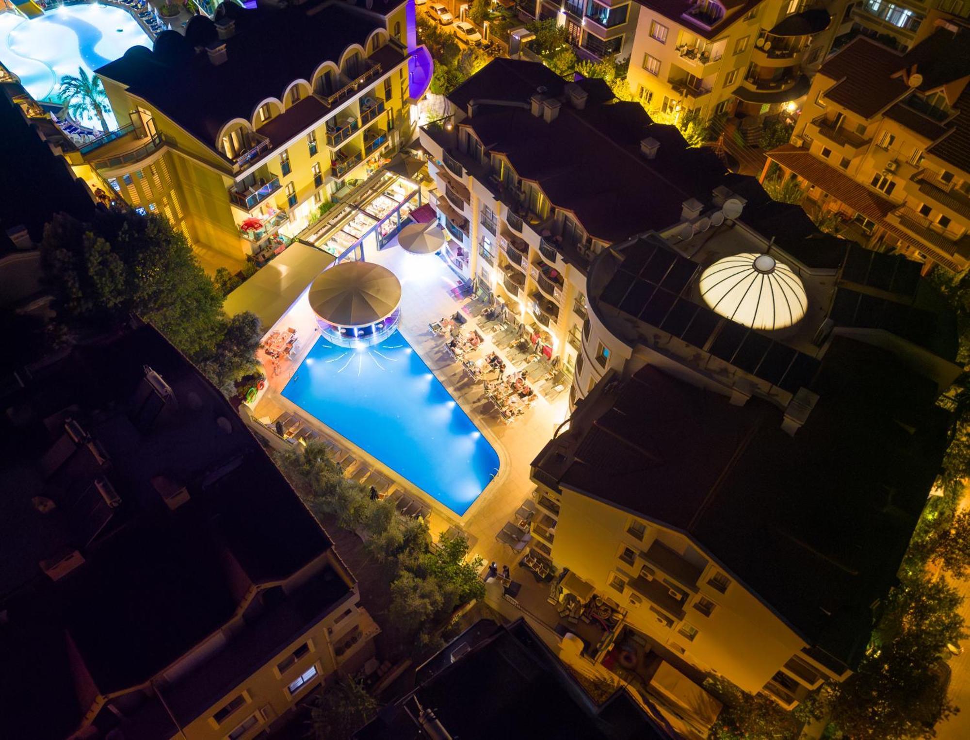 Club Karakas Apart Otel Мармарис Екстериор снимка