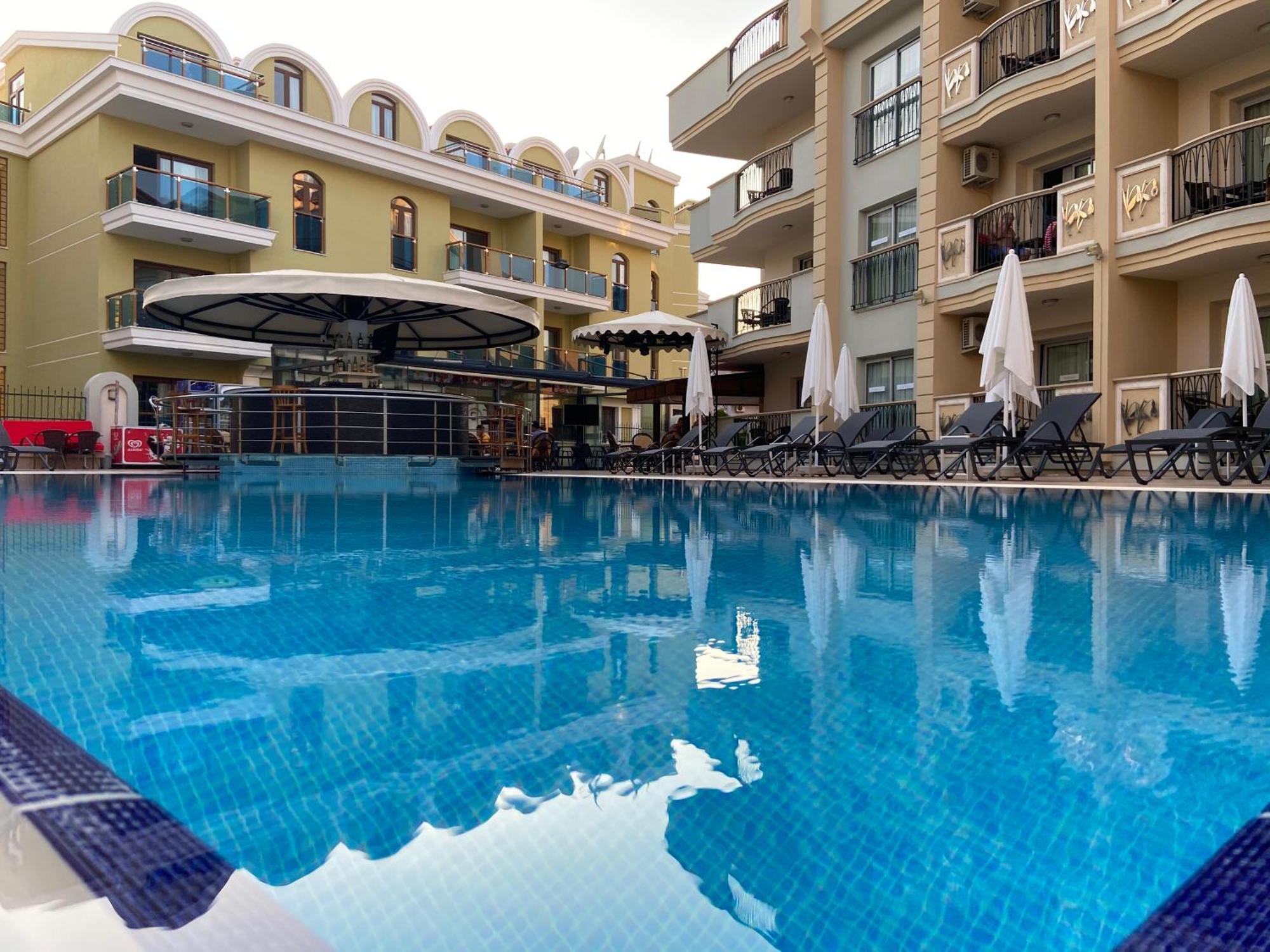 Club Karakas Apart Otel Мармарис Екстериор снимка