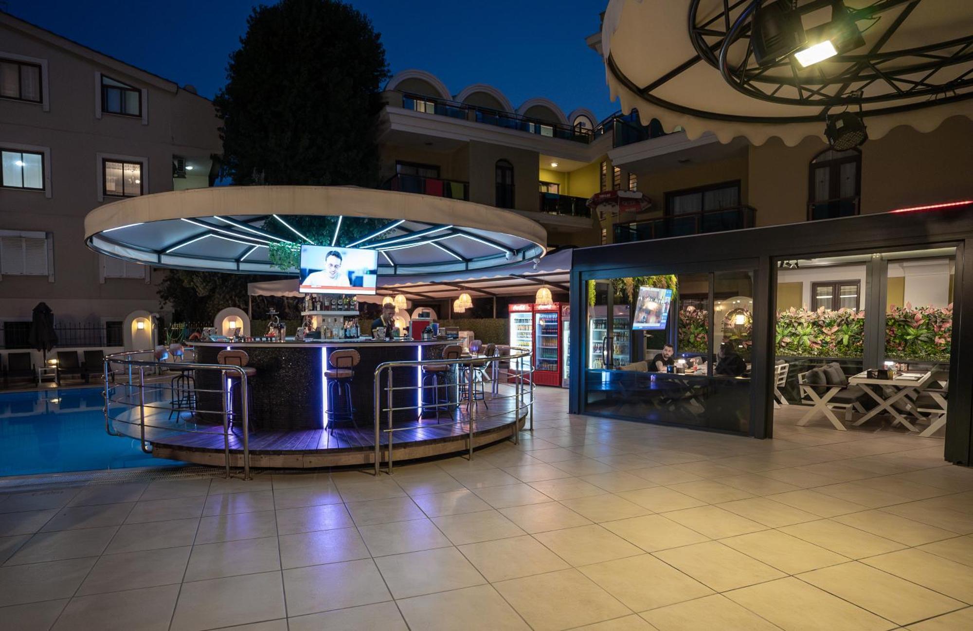 Club Karakas Apart Otel Мармарис Екстериор снимка