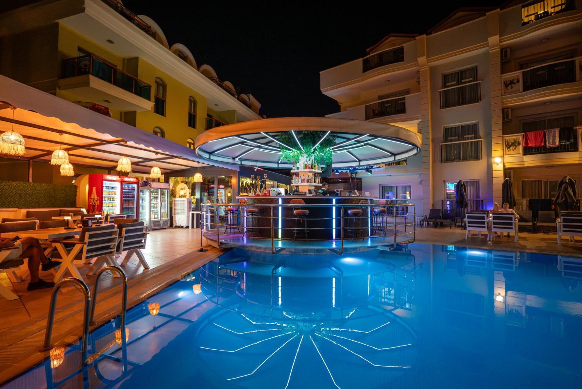 Club Karakas Apart Otel Мармарис Екстериор снимка